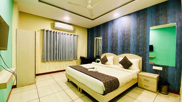 مكتب ومساحة عمل للكمبيوتر المحمول وواي فاي مجانًا