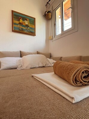 1 bedroom, iron/ironing board, WiFi, bed sheets - Holiday house in Asprovalta, Greece. (Asprovalta)