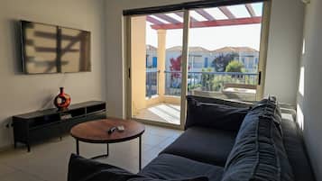 Basic Room, Pool View | Free WiFi