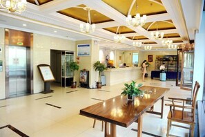Lobby - Mit Holiday Inn (Taiyuan Jianshe South Road Railway Station) (Taiyuan)