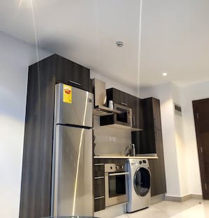 Appartement Premium | Cuisine privée | Mini réfrigérateur, micro-ondes, four, plaque de cuisson