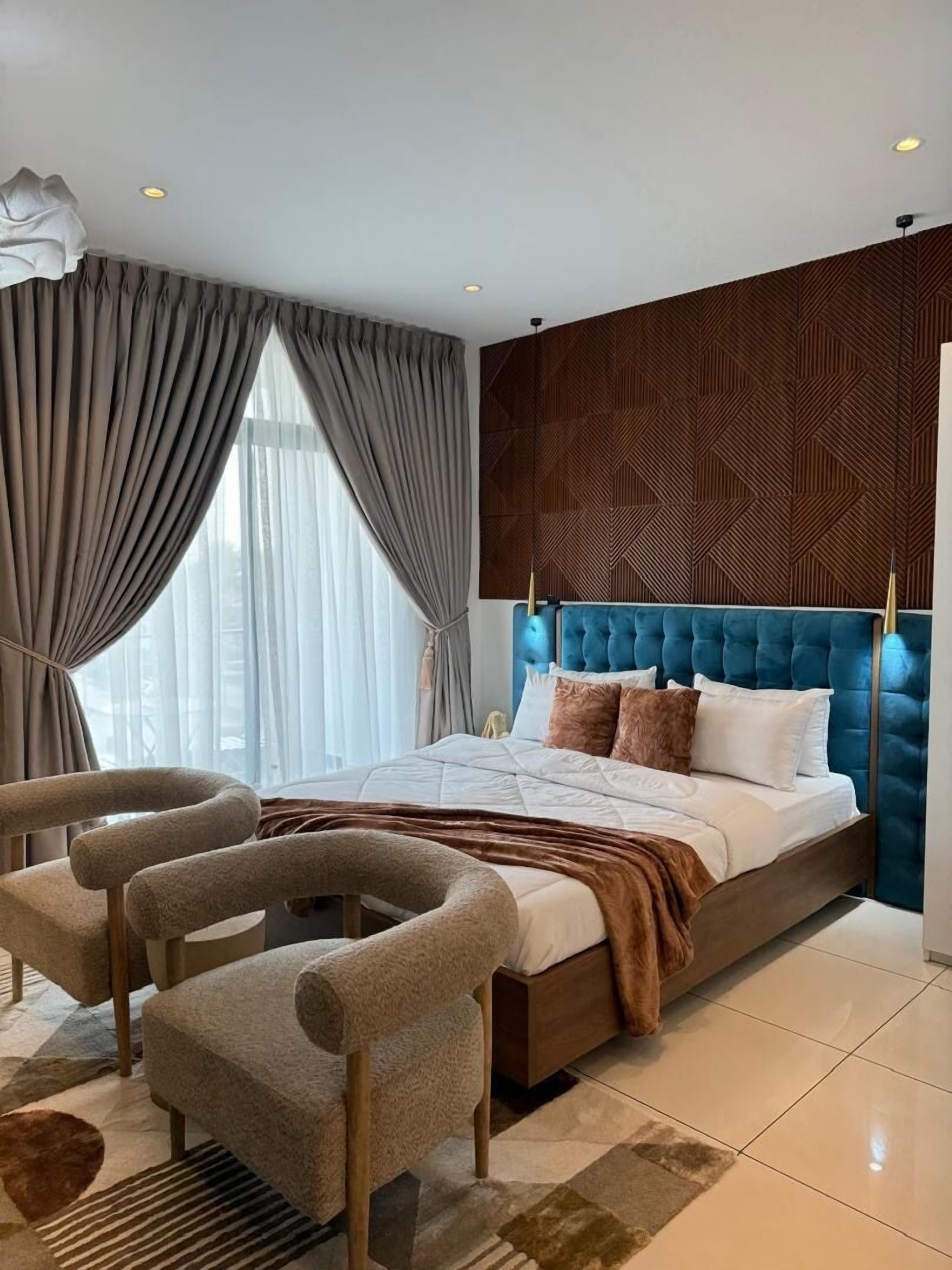 Luxury Studio Suite, City View | Desk, laptop workspace, free WiFi