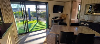 Warm, peaceful cottage in the heart of vineyards near the sea in HERAULT