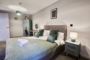 1 Schlafzimmer, Schreibtisch, Bügeleisen/Bügelbrett, WLAN