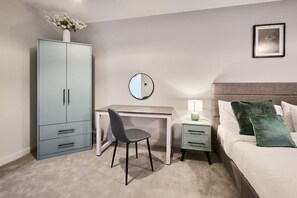 1 chambre, bureau, fer et planche à repasser, Wi-Fi