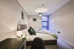 1 bedroom, desk, iron/ironing board, WiFi