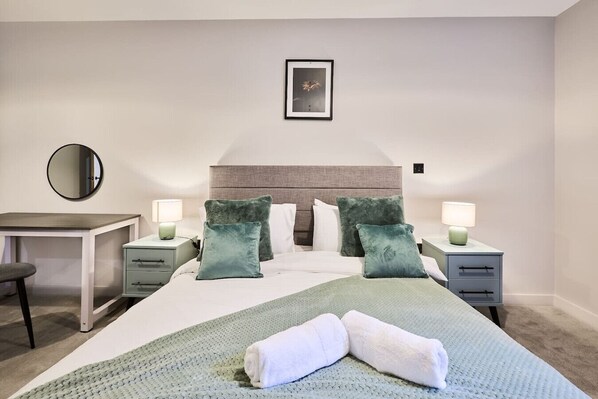 1 bedroom, desk, iron/ironing board, WiFi
