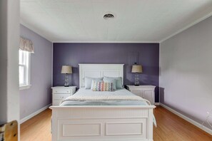 1 dormitorio, tabla de planchar con plancha, cuna de viaje y wifi