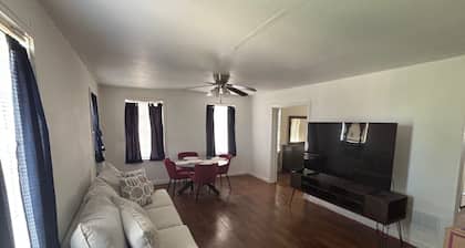 Cozy apartment in Olmos Park