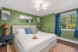 7 quartos, escrivaninha, ferros/tábuas de passar roupa