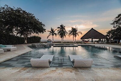 Luxury Beach Front Villa w 2 Private Pools+BBQ