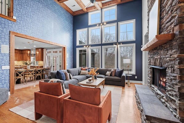 Smart TV, fireplace, table tennis, stereo