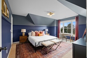 7 bedrooms, iron/ironing board, free WiFi, bed sheets