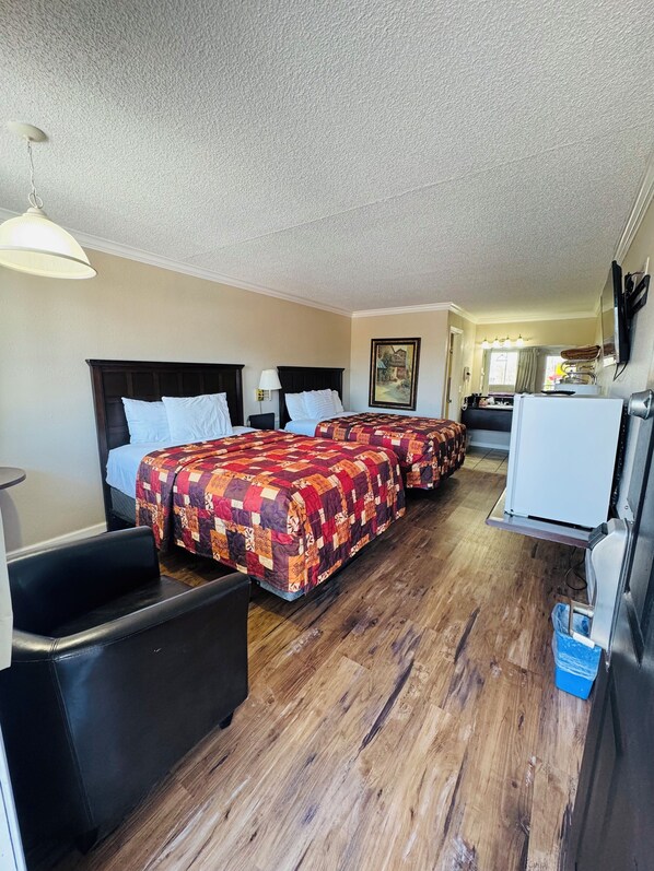 مكتب ومساحة عمل للكمبيوتر المحمول وواي فاي مجانًا