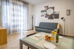 Smart-TV, videospill, PC-skjermer og printere