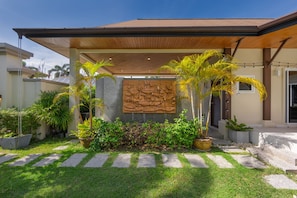 Villa Familiale, vue jardin | Intérieur