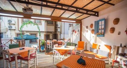 Delos Otel