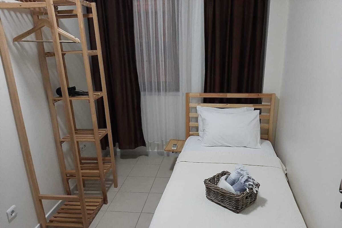 Single Room | Free WiFi