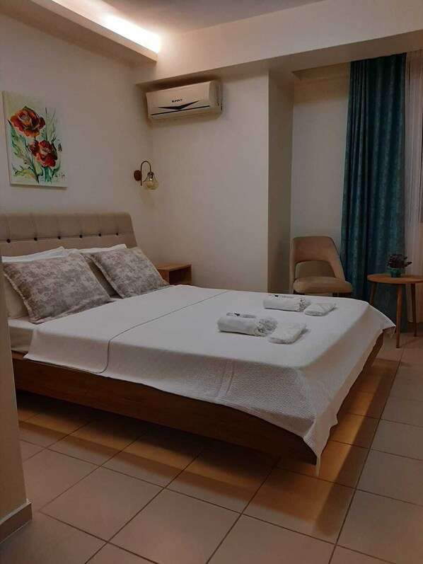 Double or Twin Room, Non Smoking | Free WiFi - Delos Otel (Bozcaada)