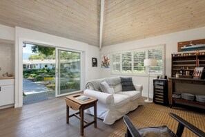 Smart TV, fireplace, printers - Stunning Hope Ranch view home, outstanding amenities, private beach. 30 day min. (Santa Barbara)