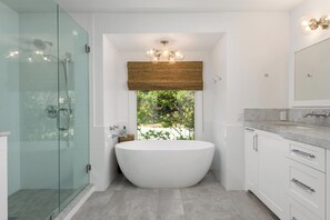 Shower, hair dryer, towels, soap - Stunning Hope Ranch view home, outstanding amenities, private beach. 30 day min. (Santa Barbara)