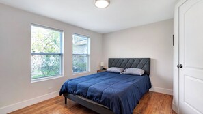 7 bedrooms, bed sheets