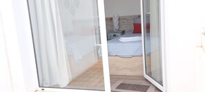 3 chambres, fer et planche à repasser, Wi-Fi, draps fournis