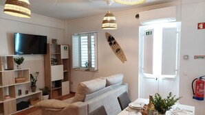 Dining - Downtown dreams townhouse, 2 terraces, barbecue, AC, Wifi, perfect location (Olhão)