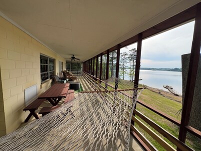 Lakehouse on the water with amazing view and private dock