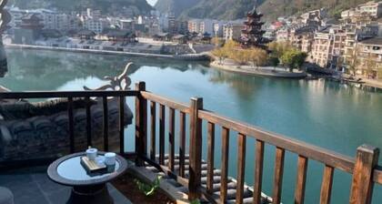 Mengqi Xiaozhu Inn