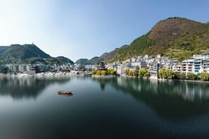 Unclassified image, 3 of 28, button - Mengqi Xiaozhu Inn (Zhenyuan County)