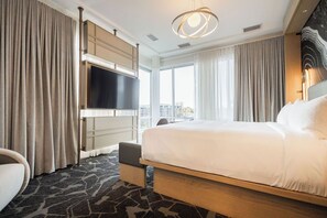 Room, 1 King Bed, Corner | In-room safe, laptop workspace, blackout drapes, iron/ironing board