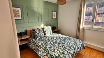 1 bedroom, iron/ironing board, travel cot, free WiFi