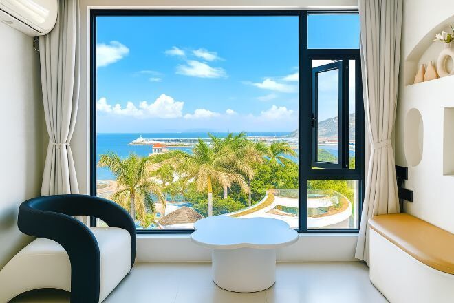 المنشأة من الداخل