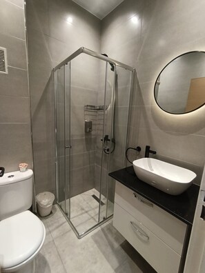 Towels, soap, toilet paper - Modern apartment near beaches and airport (Tetuán)