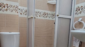 Asciugamani, sapone, carta igienica