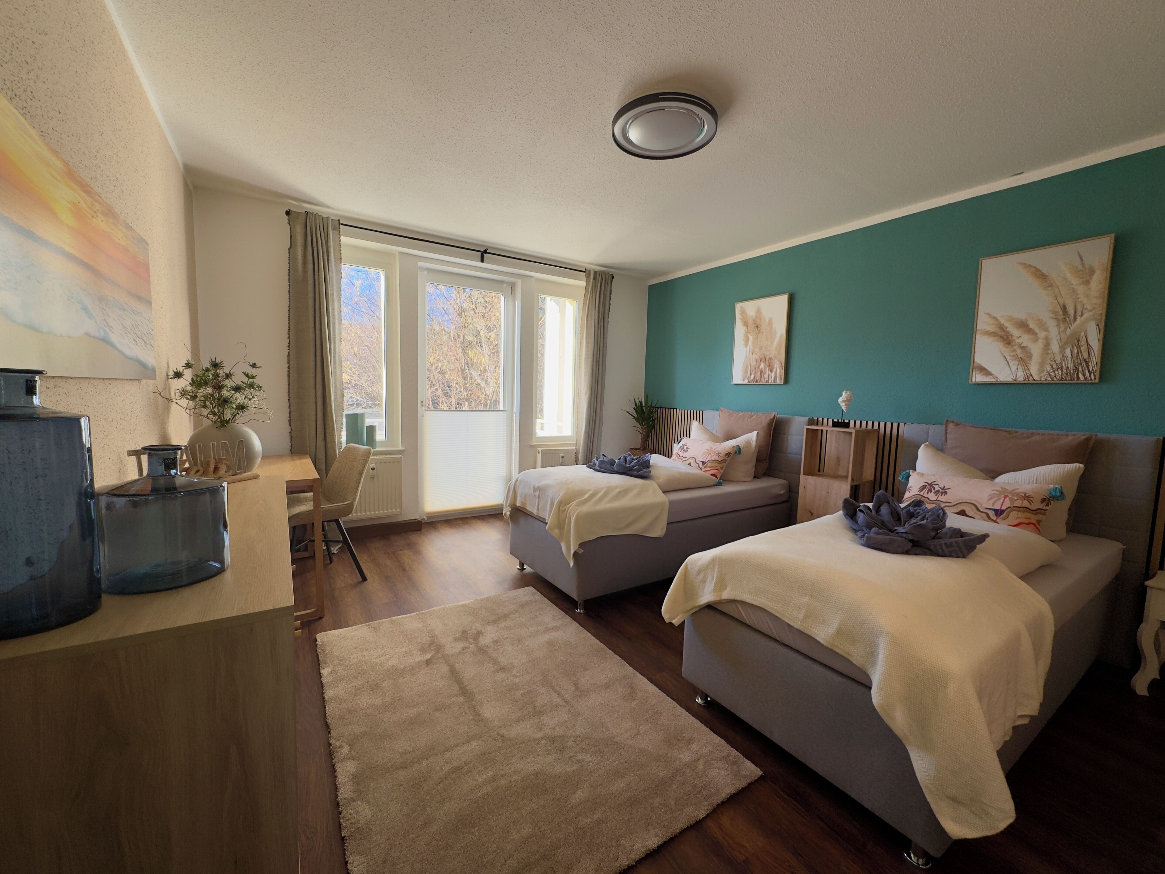 2 多间卧室、熨斗/熨衣板、WiFi、床单