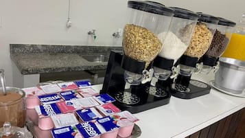 Ókeypis morgunverðarhlaðborð daglega