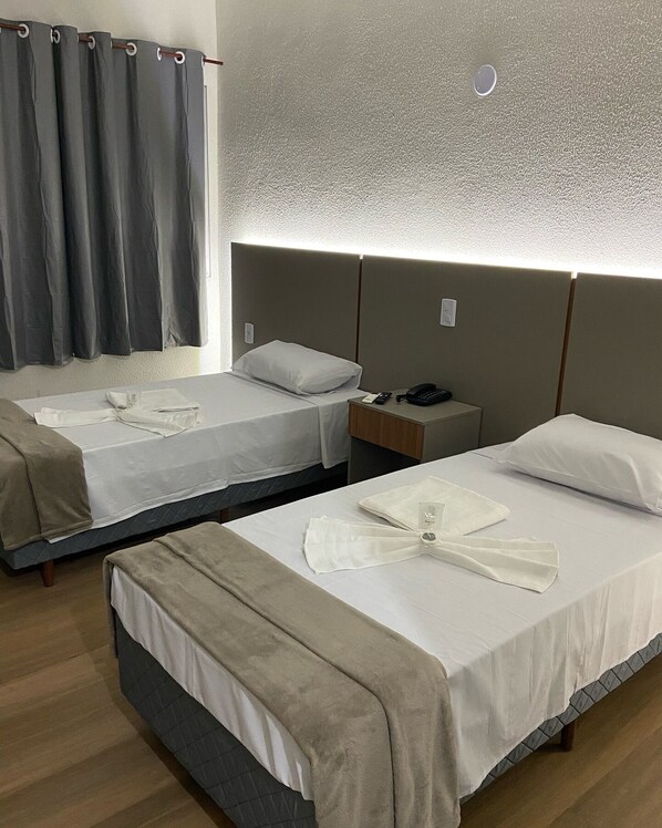 Desk, laptop workspace, free WiFi - WESTIN PALACE HOTEL (Mogi-Mirim)