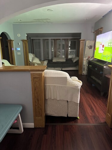 Charming 2-bedroom house in Kenitra with WiFi, AC. Start your adventure