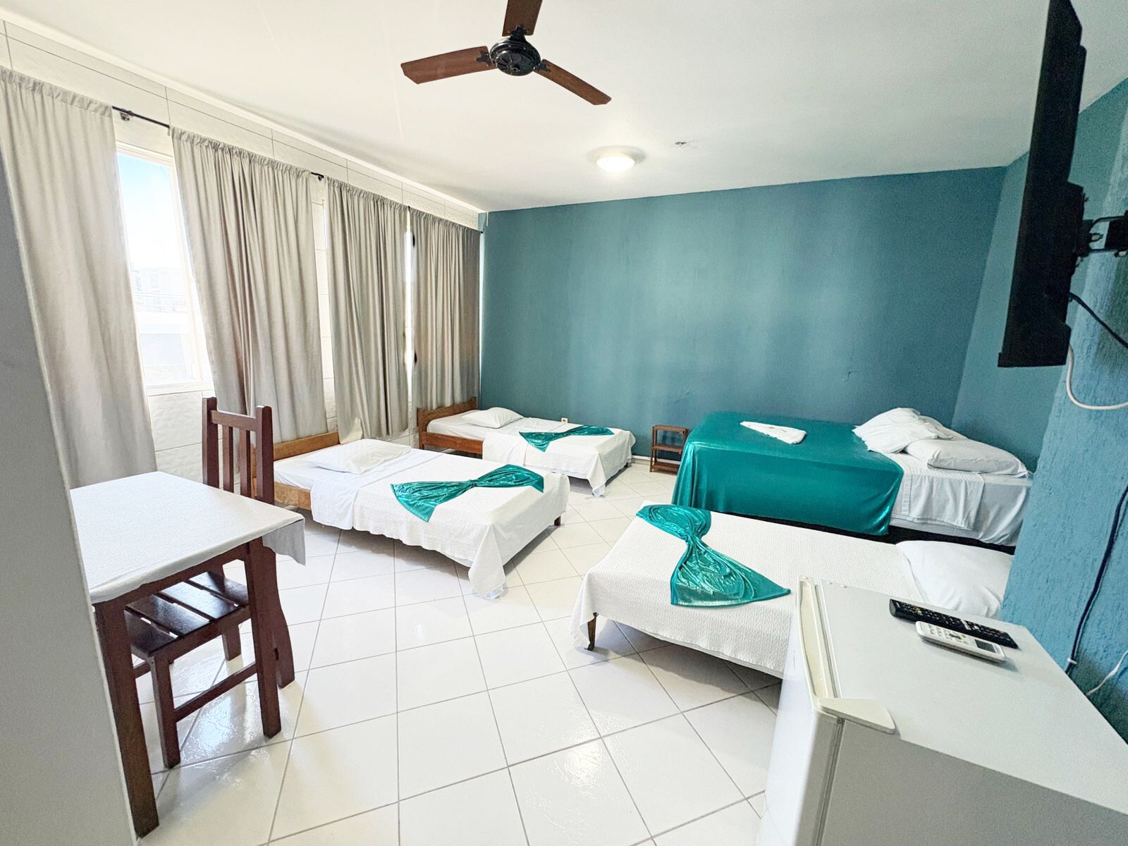 Quarto família | Wi-Fi de cortesia, roupa de cama