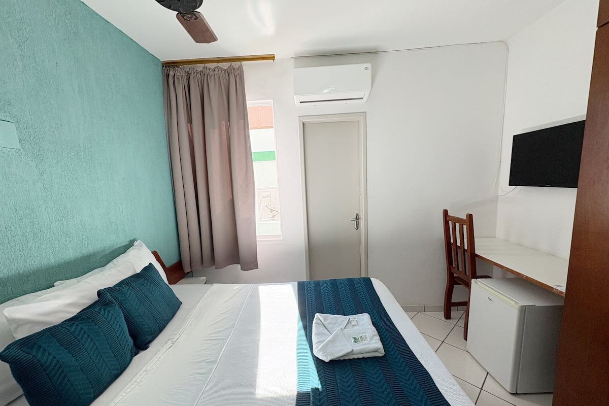 Comfort Double Room | Free WiFi, bed sheets