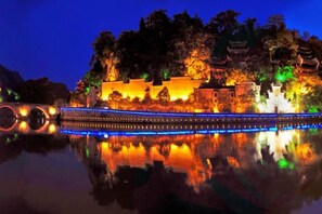 Unclassified image, 3 of 13, button - Dahe Guanyi Inn (Zhenyuan County)