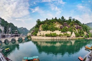 Unclassified image, 5 of 13, button - Dahe Guanyi Inn (Zhenyuan County)
