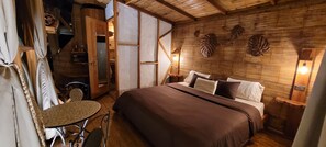 Deluxe Cabin, 1 King Bed, Patio, Mountain View