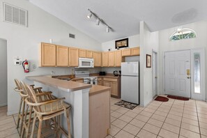 Fridge, microwave, stovetop, dishwasher