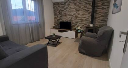 School Houses - "Teacher's House" - MeĂŁs