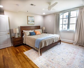 3 habitaciones, tabla de planchar con plancha, cuna de viaje y wifi 