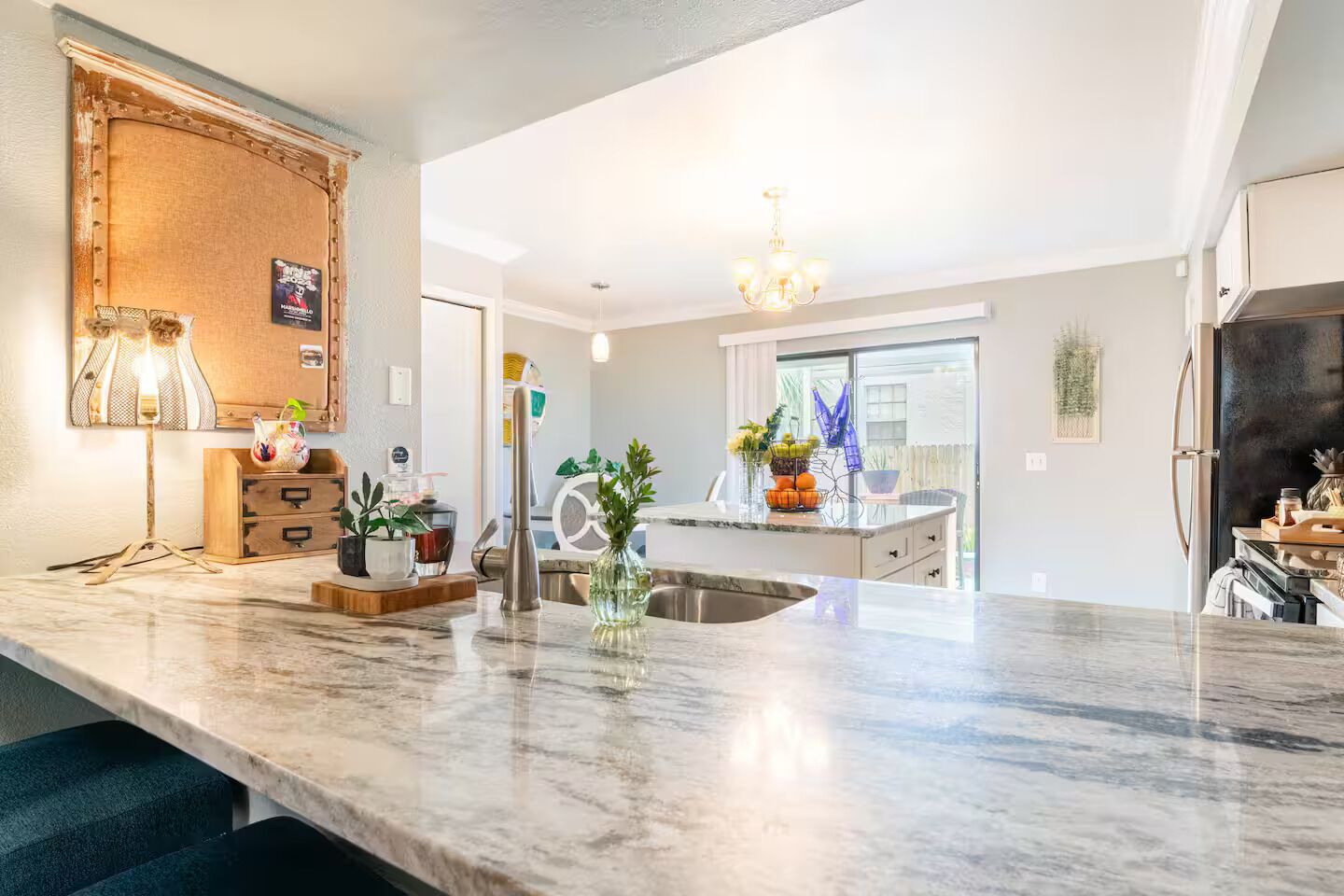 冰箱、微波炉、烤箱、炉灶