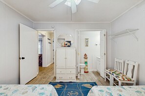 2 chambres, fer et planche à repasser, accès Internet, draps fournis